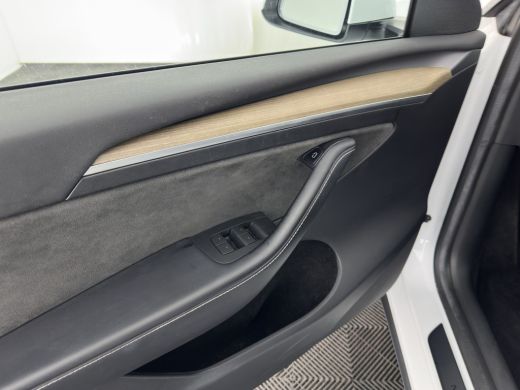 Tesla Model Y RWD 58 kWh [ 3-Fase ] {SOH-93%} (INCL-BTW) Aut. *PANO | AUTO-PILOT | LUXURY-LEATHER | TOP-VIEW | ... ActivLease financial lease
