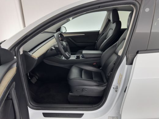 Tesla Model Y RWD 58 kWh [ 3-Fase ] {SOH-93%} (INCL-BTW) Aut. *PANO | AUTO-PILOT | LUXURY-LEATHER | TOP-VIEW | ... ActivLease financial lease
