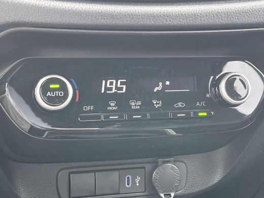 Toyota Aygo 1.0 VVT-i MT Pulse | Tarragon met zwart dak | Nieuw uit voorraad leverbaar | ActivLease financial lease