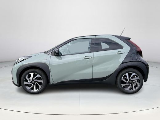 Toyota Aygo 1.0 VVT-i MT Pulse | Tarragon met zwart dak | Nieuw uit voorraad leverbaar | ActivLease financial lease