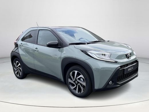 Toyota Aygo 1.0 VVT-i MT Pulse | Tarragon met zwart dak | Nieuw uit voorraad leverbaar | ActivLease financial lease
