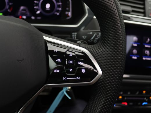 Volkswagen Tiguan 1.4 TSI eHybrid R-Line Business 245PK DSG Panorama Dak, Trekhaak, Achterruitrijamera, Elektr. Ach... ActivLease financial lease