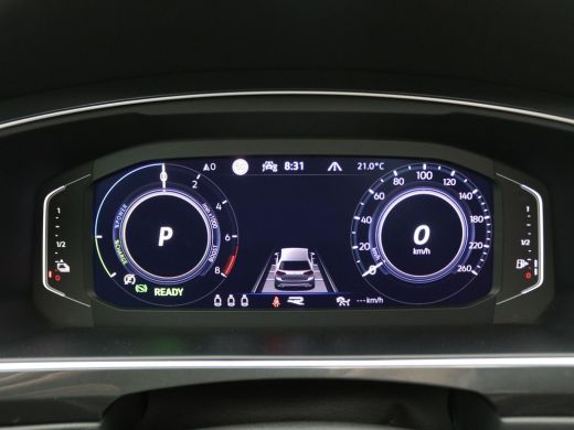 Volkswagen Tiguan 1.4 TSI eHybrid R-Line Business 245PK DSG Panorama Dak, Trekhaak, Achterruitrijamera, Elektr. Ach... ActivLease financial lease