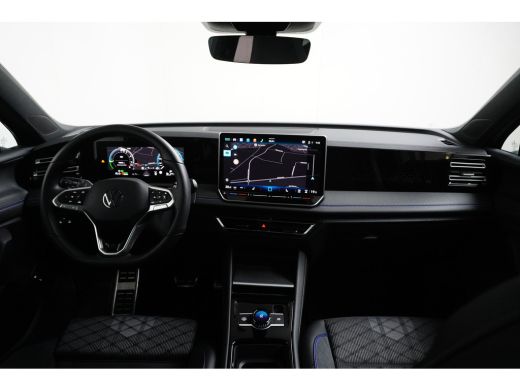 Volkswagen Tiguan R-line 1.5 TSI 272 pk eHybrid 6-DSG | Panoramadak | Wegklapbare trekhaak | Dodehoek | ActivLease financial lease