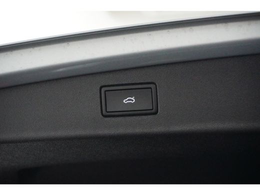 Volkswagen Tiguan R-line 1.5 eHybrid 272 pk 6-DSG | Panoramadak | Wegklapbare trekhaak | Dodehoek | ActivLease financial lease