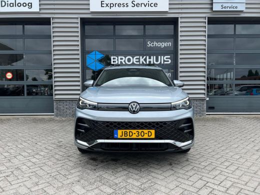 Volkswagen Tiguan R-line 1.5 eHybrid 272 pk 6-DSG | Panoramadak | Wegklapbare trekhaak | Dodehoek | ActivLease financial lease