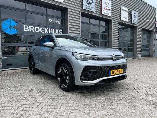 Volkswagen Tiguan R-line 1.5 eHybrid 272 pk 6-DSG | Panoramadak | Wegklapbare trekhaak | Dodehoek | ActivLease financial lease