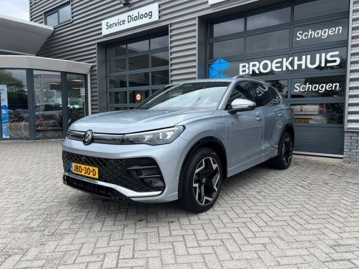 Volkswagen Tiguan R-line 1.5 eHybrid 272 pk 6-DSG | Panoramadak | Wegklapbare trekhaak | Dodehoek | ActivLease financial lease