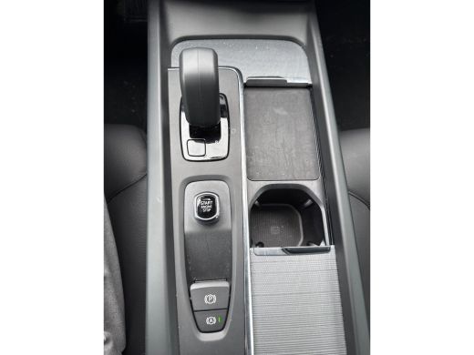 Volvo  V60 B3 Essential Edition | Trekhaak | Adaptive Cruiscontrol | PDC V+A+Camera | Stoel + Stuurverwarmin... ActivLease financial lease