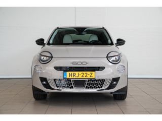 Fiat 600 1.2 Turbo 136PK Hybrid La Prima | Elektrische Achterklep | Leder | Stoel & Stuurverwarming | Came...