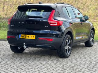 Volvo  XC40 B4 197PK Plus Dark | Trekhaak | Climate Pack | Power Seats | BLIS | Verw. voorruit