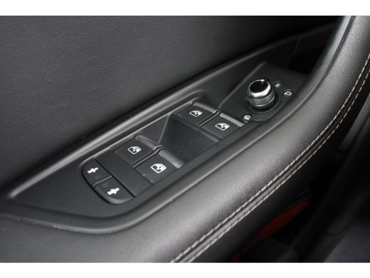 Audi A4 Avant 40 TFSI 190PK SPORT S-LINE | NL-AUTO! | DEALER OH! | LEDER / ALCANTARA | ALL-SEASON BANDEN ... ActivLease financial lease