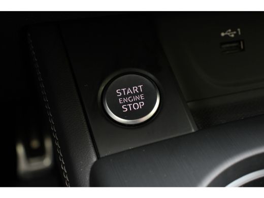 Audi A4 Avant 40 TFSI 190PK SPORT S-LINE | NL-AUTO! | DEALER OH! | LEDER / ALCANTARA | ALL-SEASON BANDEN ... ActivLease financial lease