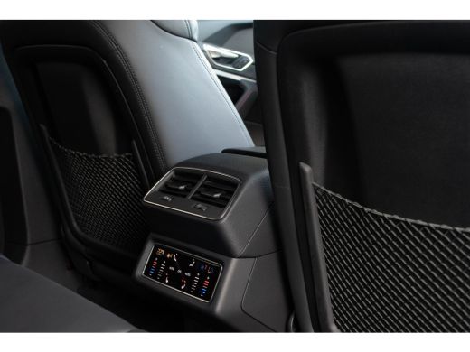 Audi SQ8 Quattro / Standkachel/ Luchtvering/ Virtual Cockpit/ Panoramadak/ Trekhaak/ ActivLease financial lease