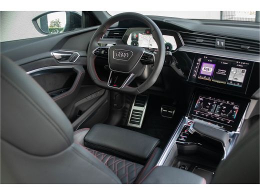 Audi SQ8 Quattro / Standkachel/ Luchtvering/ Virtual Cockpit/ Panoramadak/ Trekhaak/ ActivLease financial lease