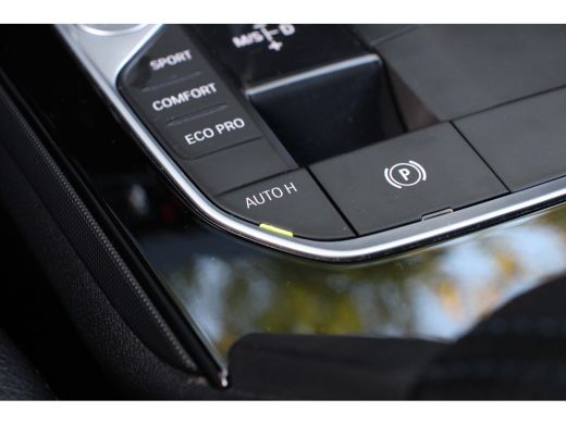 BMW 1 Serie 118i M-SPORT | NL-AUTO! | 1 EIGENAAR! | DEALER OH! | LEDER | STOELVERARMING | 19" LMV | NAVI | CL... ActivLease financial lease