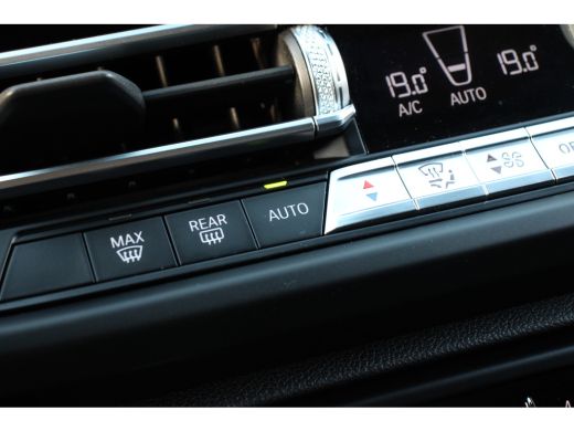 BMW 1 Serie 118i M-SPORT | NL-AUTO! | 1 EIGENAAR! | DEALER OH! | LEDER | STOELVERARMING | 19" LMV | NAVI | CL... ActivLease financial lease