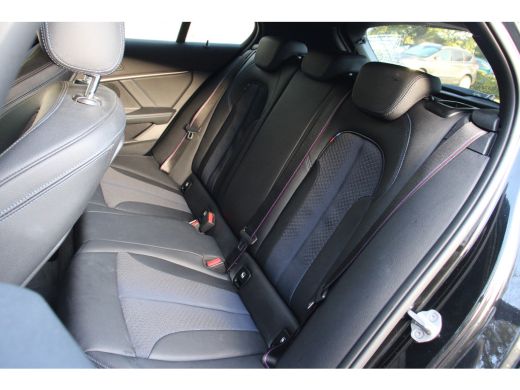 BMW 1 Serie 118i M-SPORT | NL-AUTO! | 1 EIGENAAR! | DEALER OH! | LEDER | STOELVERARMING | 19" LMV | NAVI | CL... ActivLease financial lease