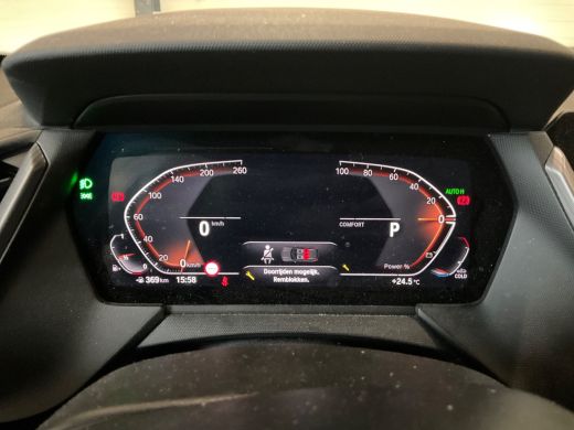 BMW 1 Serie 118i M-SPORT | NL-AUTO! | 1 EIGENAAR! | DEALER OH! | LEDER | STOELVERARMING | 19" LMV | NAVI | CL... ActivLease financial lease