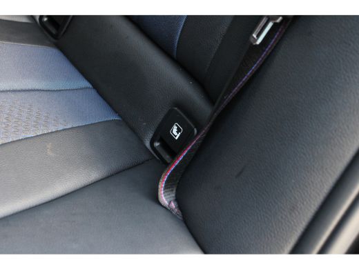 BMW 1 Serie 118i M-SPORT | NL-AUTO! | 1 EIGENAAR! | DEALER OH! | LEDER | STOELVERARMING | 19" LMV | NAVI | CL... ActivLease financial lease