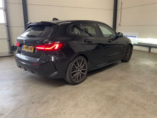 BMW 1 Serie 118i M-SPORT | NL-AUTO! | 1 EIGENAAR! | DEALER OH! | LEDER | STOELVERARMING | 19" LMV | NAVI | CL... ActivLease financial lease