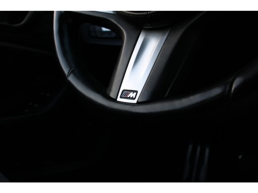 BMW 1 Serie 118i M-SPORT | NL-AUTO! | 1 EIGENAAR! | DEALER OH! | LEDER | STOELVERARMING | 19" LMV | NAVI | CL... ActivLease financial lease