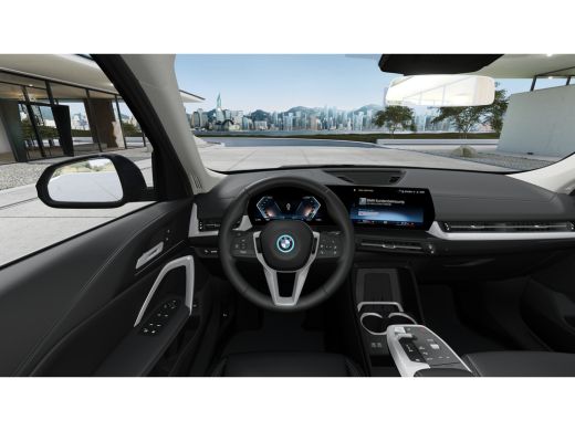 BMW iX1 eDrive20 / Trekhaak / Achteruitrijcamera / Comfort Access / Adaptieve LED / Stoelverwarming ActivLease financial lease