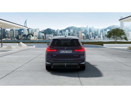 BMW iX1 eDrive20 / Trekhaak / Achteruitrijcamera / Comfort Access / Adaptieve LED / Stoelverwarming ActivLease financial lease