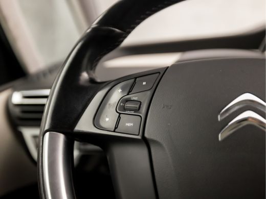 Citroën Grand C4 Picasso 1.2 PureTech Deluxe 7 Peroons Automaat (PANORAMADAK, APPLE CARPLAY, GROOT NAVI, CAMERA, XENON, LE... ActivLease financial lease