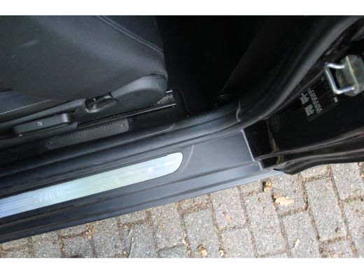 Mini One 1.5 ONE SALT | NL-AUTO! | CRUISE | AIRCO | DEALER OH! | LMV | BLUETOOTH ActivLease financial lease