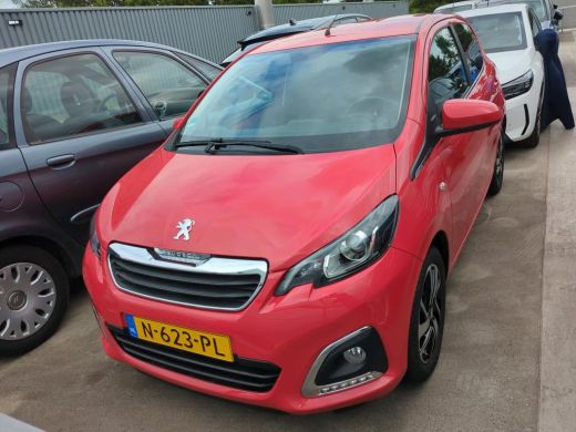 Peugeot 108 1.0 e-VTi Allure | Navi by app | Camera | Climate control | Trekhaak | Lichtmetaal | 25.000km | ActivLease financial lease