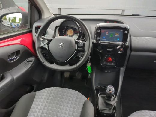 Peugeot 108 1.0 e-VTi Allure | Navi by app | Camera | Climate control | Trekhaak | Lichtmetaal | 25.000km | ActivLease financial lease