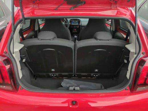 Peugeot 108 1.0 e-VTi Allure | Navi by app | Camera | Climate control | Trekhaak | Lichtmetaal | 25.000km | ActivLease financial lease