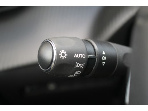 Peugeot 2008 1.2 Hybrid 136 Allure | 360 Camera | Keyless | Drive Assist | Climate | DAB | LMV 17" | Navi | Ca... ActivLease financial lease