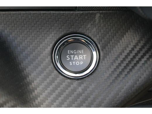Peugeot 2008 1.2 Hybrid 136 Allure | 360 Camera | Keyless | Drive Assist | Climate | DAB | LMV 17" | Navi | Ca... ActivLease financial lease