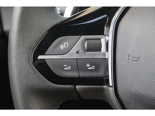Peugeot 2008 1.2 Hybrid 136 Allure | 360 Camera | Keyless | Drive Assist | Climate | DAB | LMV 17" | Navi | Ca... ActivLease financial lease