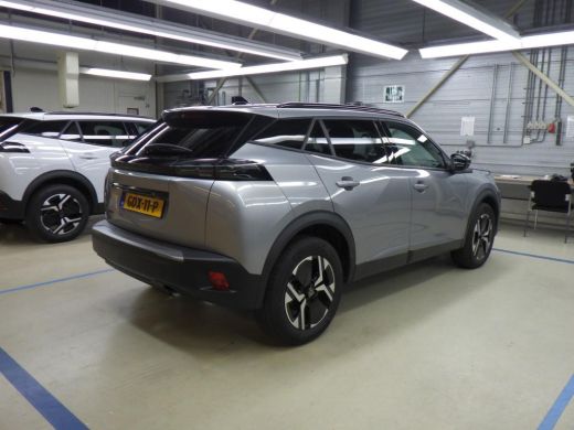 Peugeot 2008 1.2 PureTech 100 Allure | Navigatie | Camera | Nieuw model | 16.500km | Apple carplay | Adaptieve... ActivLease financial lease