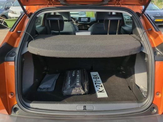 Peugeot 2008 1.2 PureTech Allure | Automaat | Navigatie | Camera | Trekhaak | 3D Instrumentenpaneel | Apple ca... ActivLease financial lease