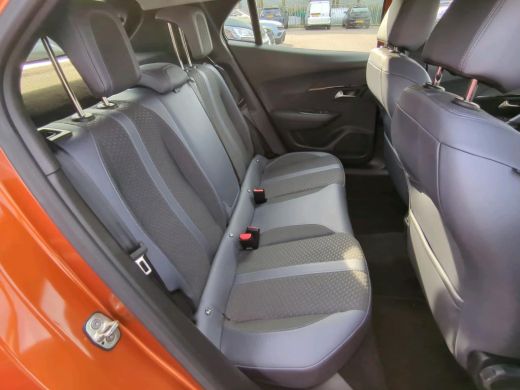Peugeot 2008 1.2 PureTech Allure | Automaat | Navigatie | Camera | Trekhaak | 3D Instrumentenpaneel | Apple ca... ActivLease financial lease