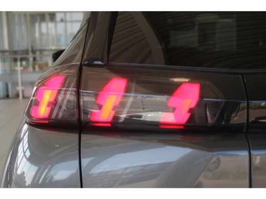 Peugeot 2008 1.2 Turbo 130-PK GT PACK EAT8 AUTOMAAT | PARKEERCAMERA | ALCANTARA BEKLEDING | TREKHAAK AFNEEMBAA... ActivLease financial lease