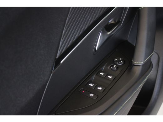 Peugeot 2008 1.2 Turbo 130-PK GT PACK EAT8 AUTOMAAT | PARKEERCAMERA | ALCANTARA BEKLEDING | TREKHAAK AFNEEMBAA... ActivLease financial lease
