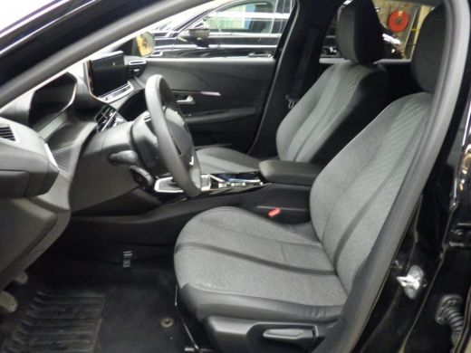 Peugeot 208 1.2 PureTech 100 Allure | Navigatie | Camera | Apple carplay | Nieuw model | 37.500km | ActivLease financial lease
