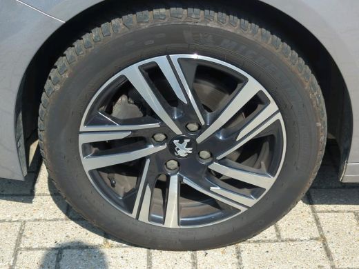 Peugeot 208 1.2 PureTech Allure | Automaat | Navigatie | Camera | Apple Carplay | Parkeersensoren | Lichtmeta... ActivLease financial lease