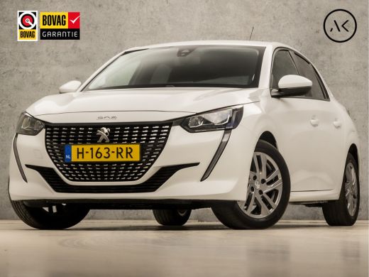 Peugeot 208 1.2 PureTech Sport (APPLE CARPLAY, GROOT NAVI, 360 CAMERA, GETINT GLAS, LM VELGEN, SPORTSTOELEN, ...