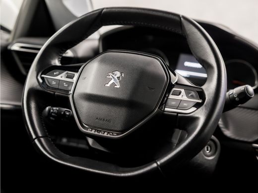 Peugeot 208 1.2 PureTech Sport (APPLE CARPLAY, GROOT NAVI, 360 CAMERA, GETINT GLAS, LM VELGEN, SPORTSTOELEN, ... ActivLease financial lease