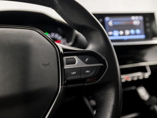 Peugeot 208 1.2 PureTech Sport (APPLE CARPLAY, GROOT NAVI, 360 CAMERA, GETINT GLAS, LM VELGEN, SPORTSTOELEN, ... ActivLease financial lease