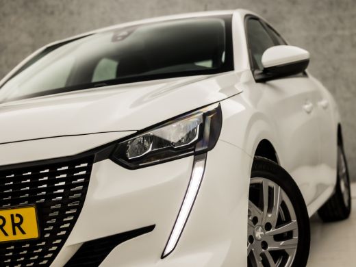 Peugeot 208 1.2 PureTech Sport (APPLE CARPLAY, GROOT NAVI, 360 CAMERA, GETINT GLAS, LM VELGEN, SPORTSTOELEN, ... ActivLease financial lease