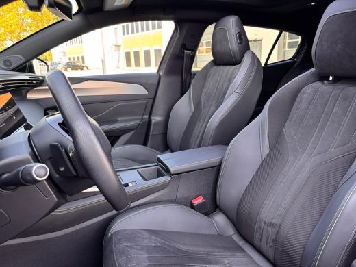 Peugeot 408 1.6 HYbrid GT 180PK Automaat | Glazen Schuif/Kantel-dak | Camera V + A | 20" Licht Metaal | Apple... ActivLease financial lease