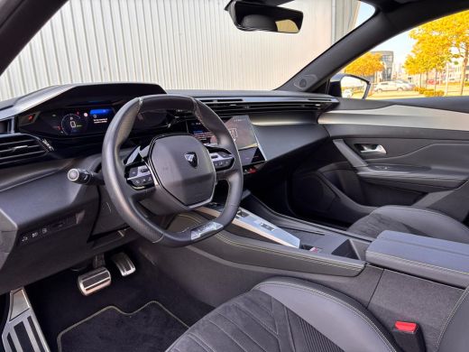 Peugeot 408 1.6 HYbrid GT 180PK Automaat | Glazen Schuif/Kantel-dak | Camera V + A | 20" Licht Metaal | Apple... ActivLease financial lease