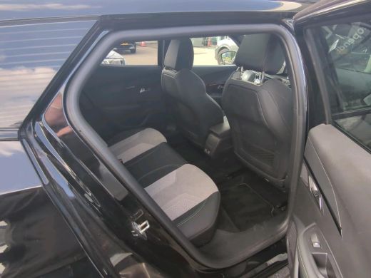 Peugeot e-2008 EV GT 50 kWh | Automaat | Navigatie | Camera | Panorama/schuifdak | Fase 3 | 40.000km | Stoelverw... ActivLease financial lease